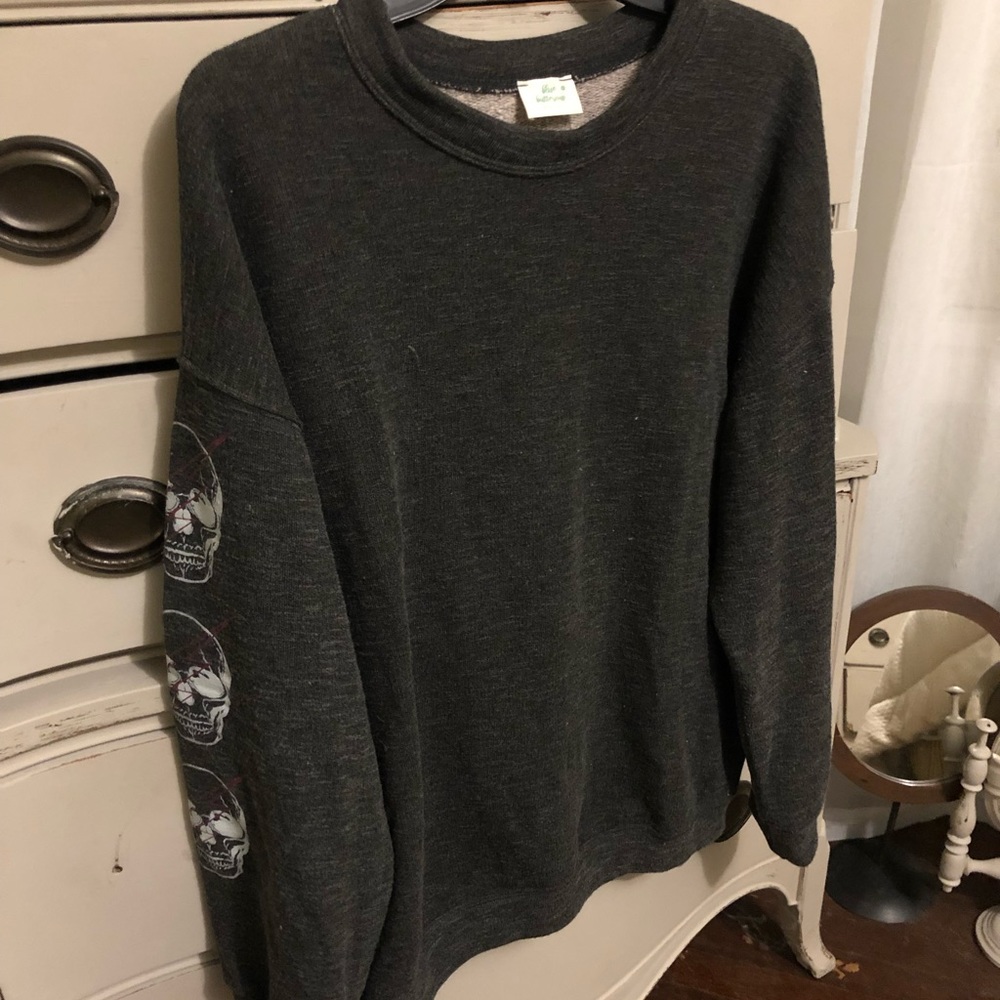 Blue Buttercup Crew Neck Sweatshirt With Skull Graphic L. - Picture 4 of 10